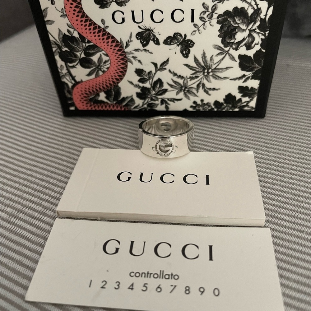 Gucci “G” Ring